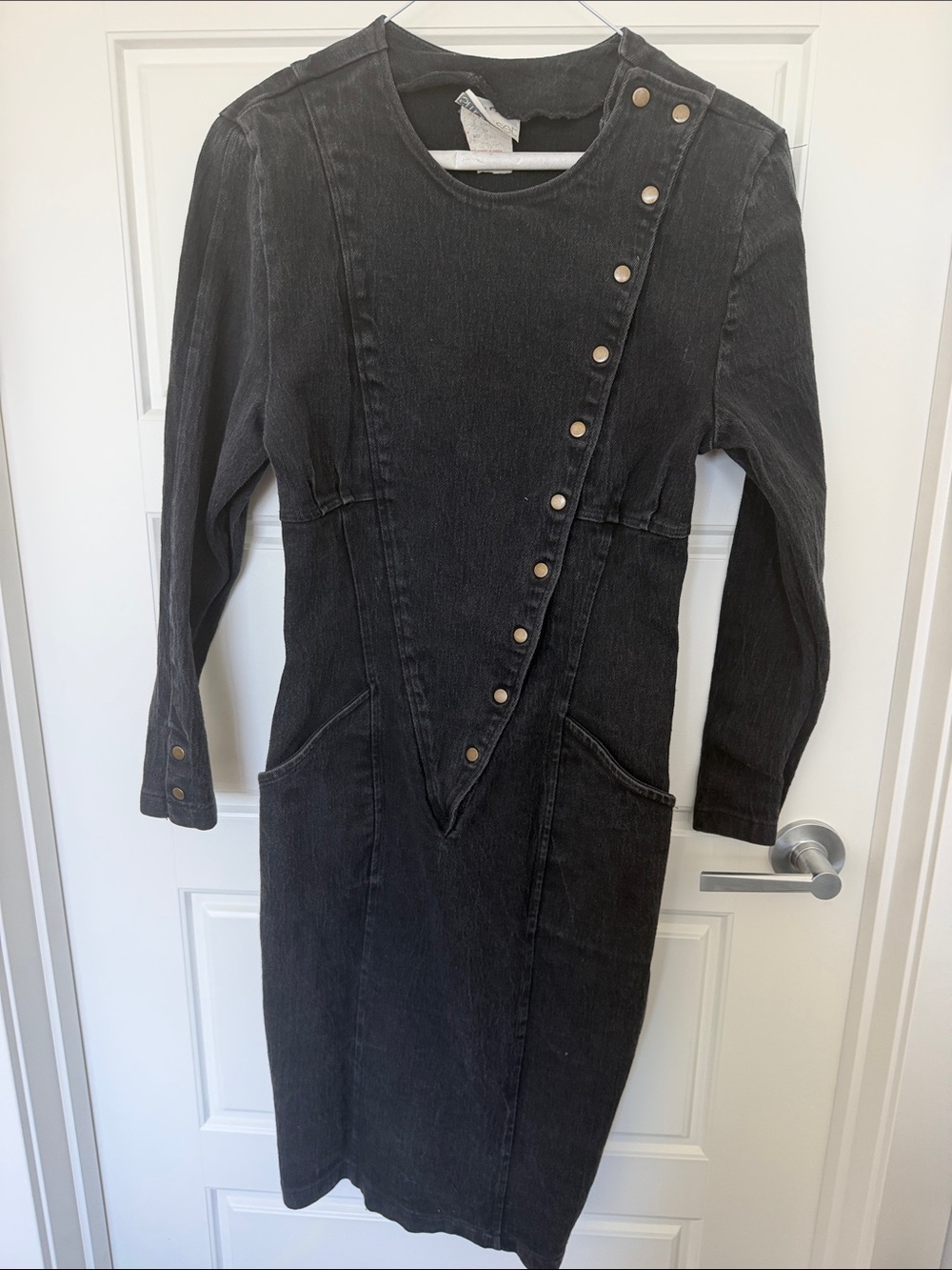 Vintage Smart dress Black Button-Detail Long Sleeve Midi Dress
